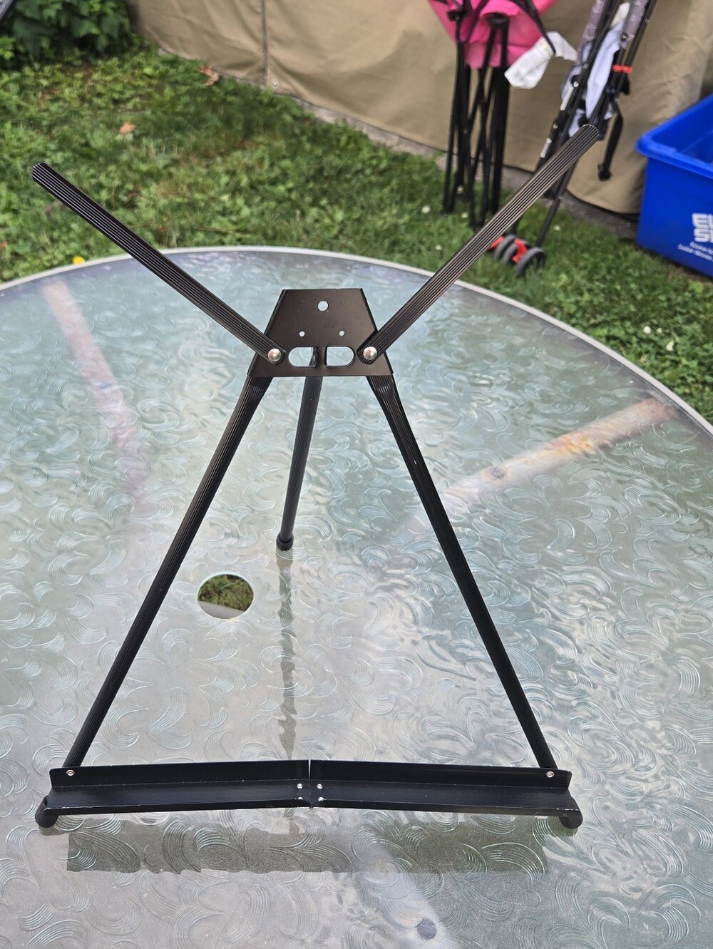 Folding Tabletop Display Easel